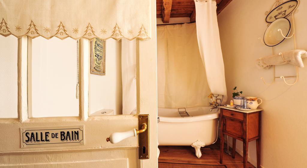 Bed and Breakfast Les Petites Vosges Bagnères-de-Bigorre Zimmer foto