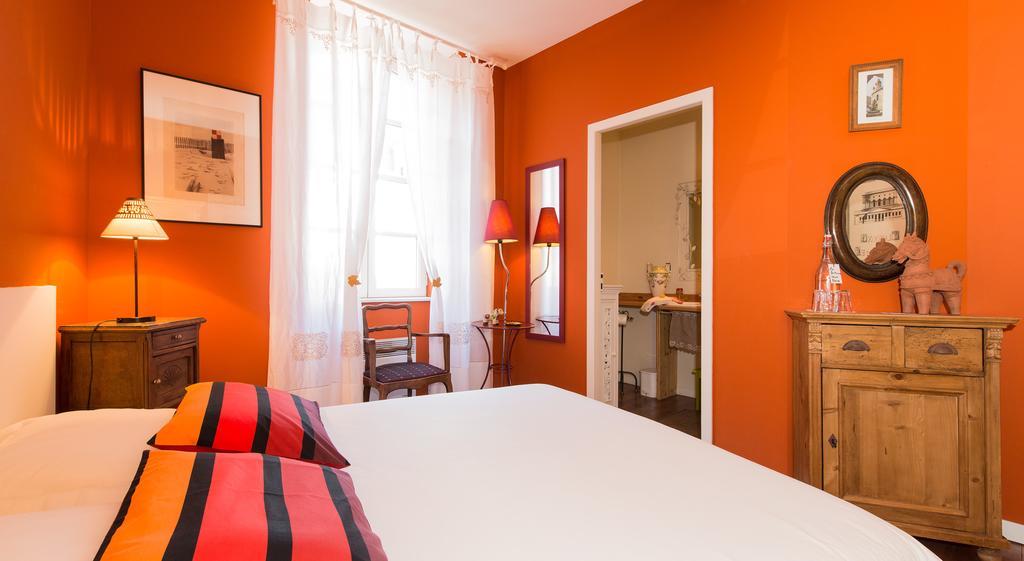 Bed and Breakfast Les Petites Vosges Bagnères-de-Bigorre Zimmer foto